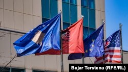 Зградата на косовската влада во Приштина