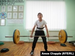 Misak Galchian during a weightlifting session