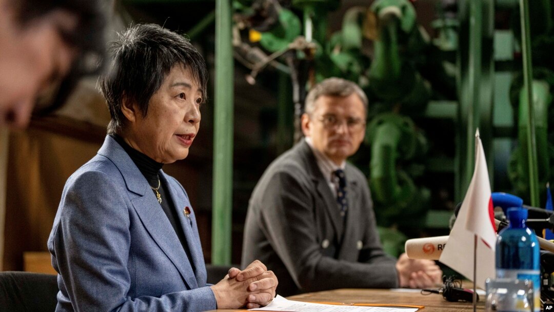 Ministrica Japana Yoko Kamikawa i njen ukrajinski kolega Dmitro Kuleba, Kijev, Ukrajina, 7. januara 2024.