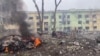 Разбураны ў выніку абстрэлаў шпіталь у Марыюпалі, 9 сакавіка 2022 году