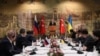 Россия и Украина заявили о приостановке мирных переговоров