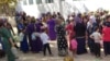 Marydaky döwlet dükanlarynyň birinden azyk satyn almak üçin nobata duran ýaşaýjylar. Arhiwden alnan surat