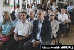 Павал Латушка (справа)