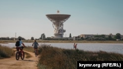 Радіотелескоп РТ-70 біля села Молочне, Крим, архівне фото