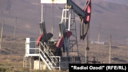 Истихроҷи нафт дар Исфара 