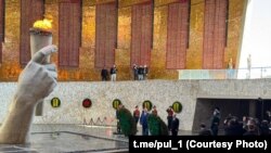Аляксандар Лукашэнка і Ўладзімір Пуцін зь вянкамі ў Валгаградзе, перамовы могуць адбыцца пасьля афіцыйных цырымоній