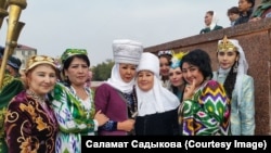 С кыргызской стороны узбекскую делегацию встречали и известные артисты