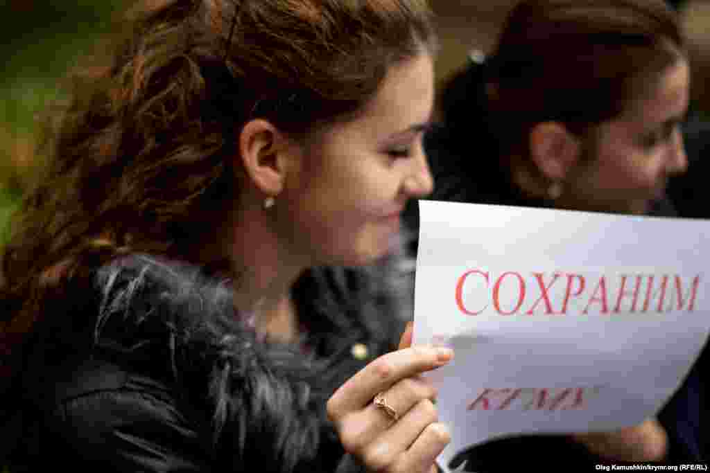 «Ми за те, щоб наш медуніверситет не входив до складу федерального вузу. Ми хочемо бути лікарями, а не педагогами, і не хочемо в кінці навчання отримати диплом педагога, а не лікаря», - нарікають студенти.