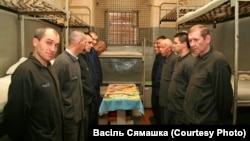 Вязьні папраўчай калёніі ў Глыбокім, архіўнае фота