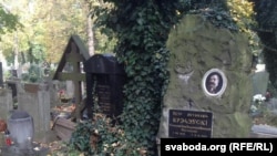 Магіла прэзыдэнта Рады БНР Пётры Крачэўскага на Альшанскіх могілках у Празе