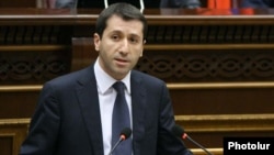 Armenia -- Karen Andreasian, the newly elected human rights ombudsman, addresses parliament, 2Mar2011.