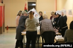 Падлік галасоў на мясцовых выбарах у Менску, люты 2018