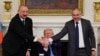 Ільхам Аліеў (зьлева), Дональд Трамп і Нікол Пашыньян у Белым доме. 8 жніўня 2025