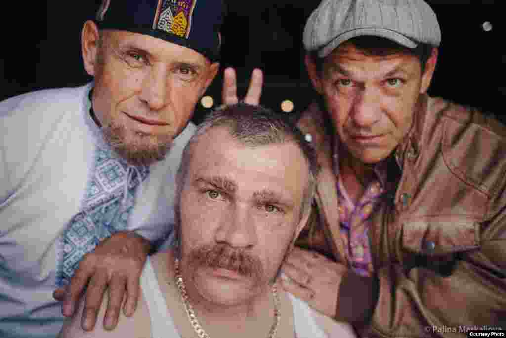 Гаспадар аграфермы і яго падручныя (Юрый Навумаў, Юрый Зінчанка і Сяргей Васільеў) 