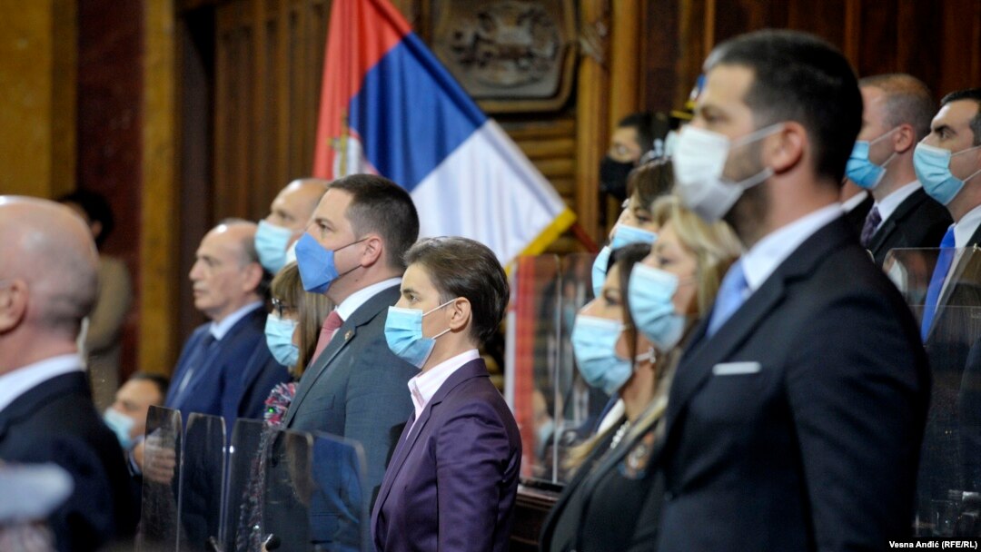 Premijerka Brnabić sa ministrima nakon izbora Vlade u parlamentu, novi kabinet imaće ograničen mandat