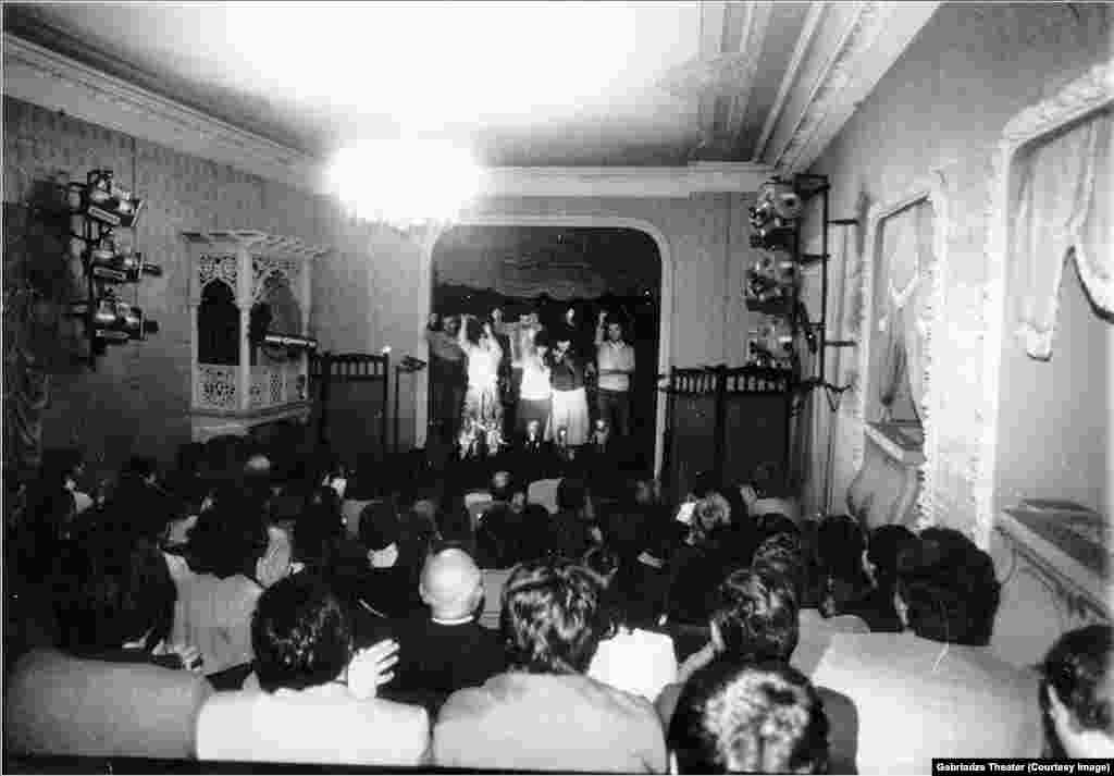 An early performance in his Tbilisi theater. Inside the space that sat just a few dozen people, Gabriadze faced less scrutiny from the “morality police” over his storytelling. 