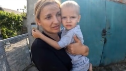 Пазар погоден од руски дрон додека волонтерите ги евакуираат локалните жители