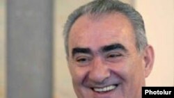 ՀՀԿ-ի փոխնախագահ եւ կուսակցության խորհրդարանական խմբակցության ղեկավար Գալուստ Սահակյանը: