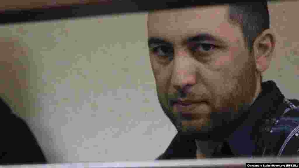 Більшість затриманих 27 березня до арешту займали активну громадянську позицію. На цьому фото – громадський журналіст Осман Аріфмеметов. Під час чергового судового засідання Аріфмеметов підкреслив, що його переслідують за журналістську діяльність і справа проти нього має політичне забарвлення