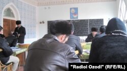 Мадрасаи мутавасситаи ба номи «Имоми Аъзам» яке аз 5 мадрасаи дар ҳоли ҳозир фаъол дар вилояти Суғд аст, ки 14 сол пеш таъсис ёфта.
